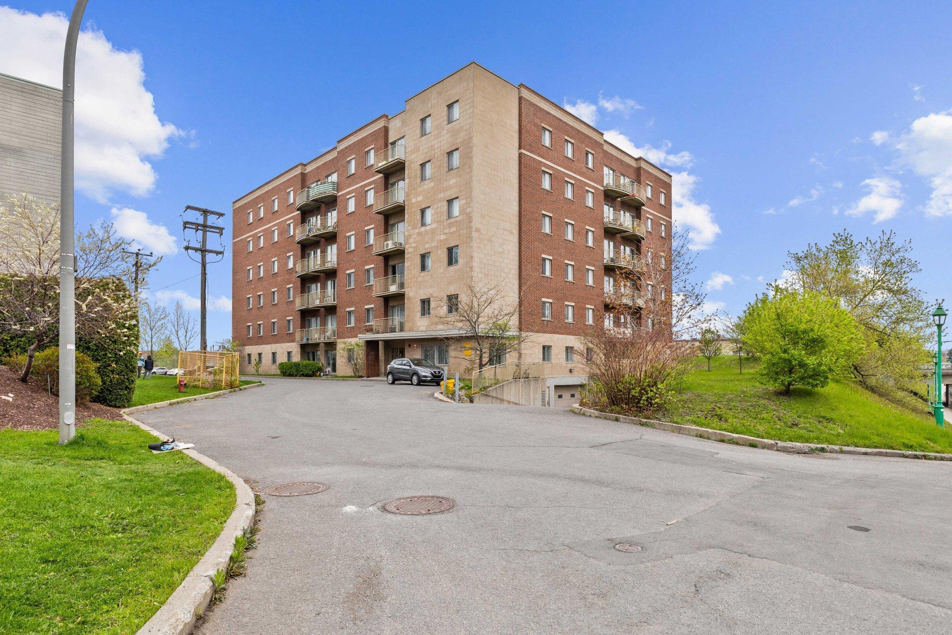 









445


Av. Ste-Croix

, 109,
Montréal (Saint-Laurent),




QC
H4L5P3

