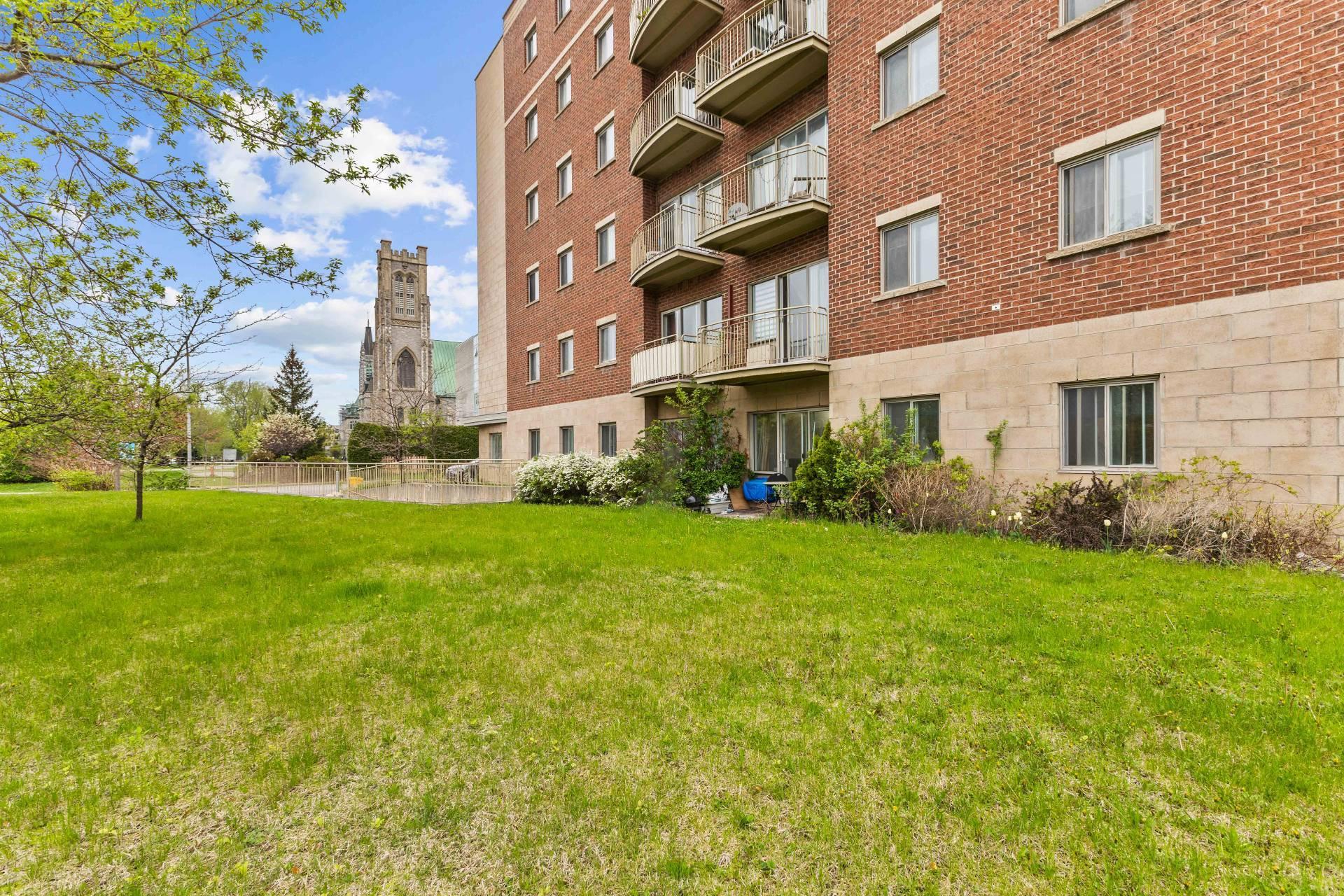 









445


Av. Ste-Croix

, 109,
Montréal (Saint-Laurent),




QC
H4L5P3

