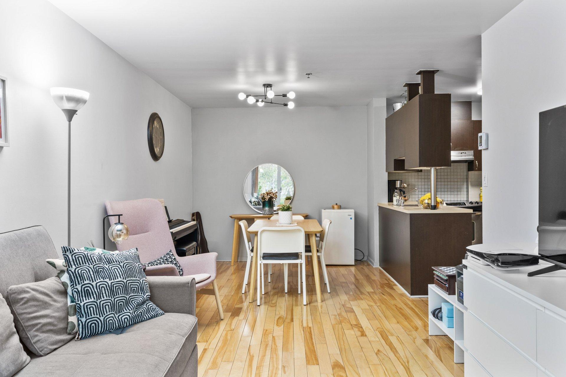 









445


Av. Ste-Croix

, 109,
Montréal (Saint-Laurent),




QC
H4L5P3

