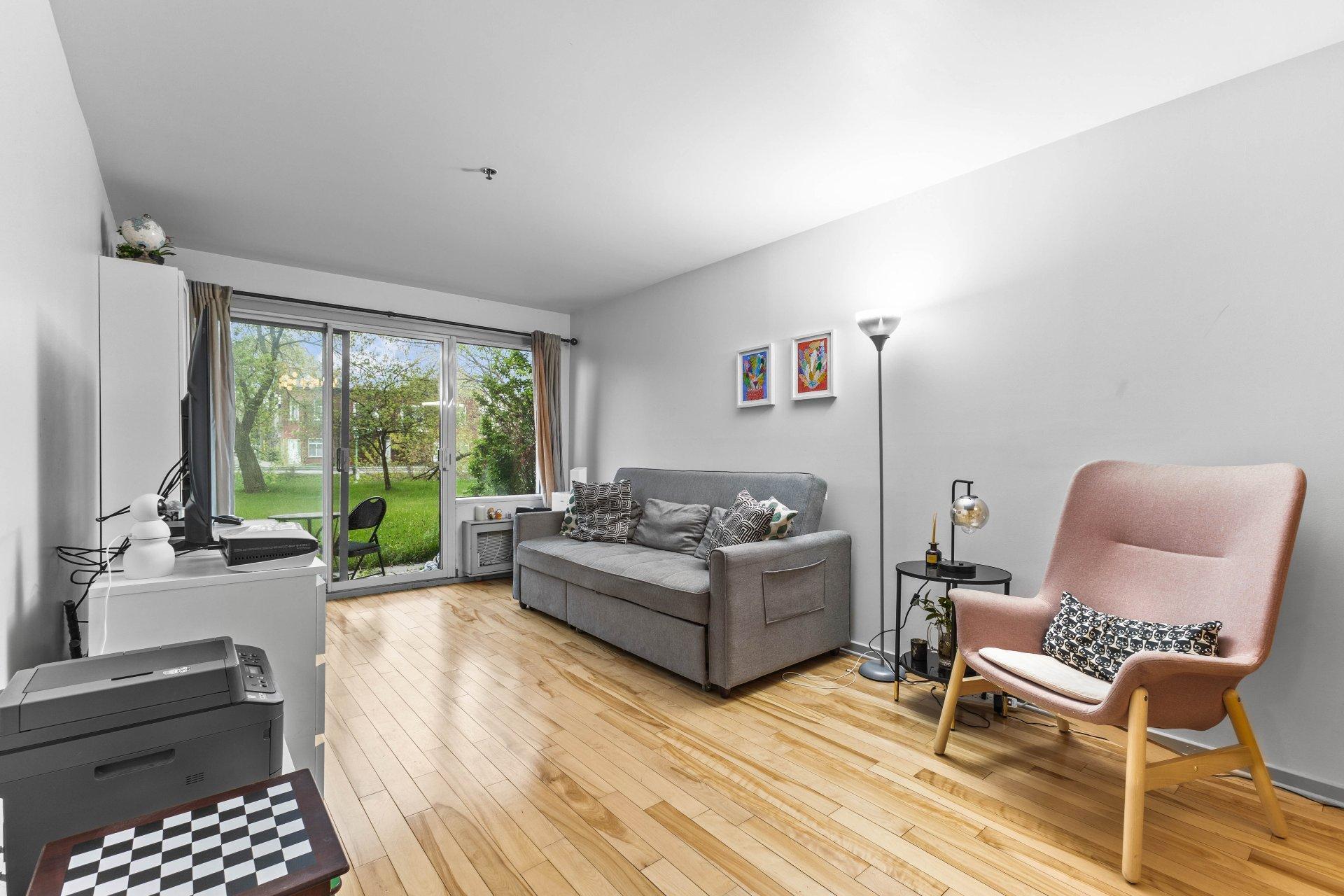









445


Av. Ste-Croix

, 109,
Montréal (Saint-Laurent),




QC
H4L5P3

