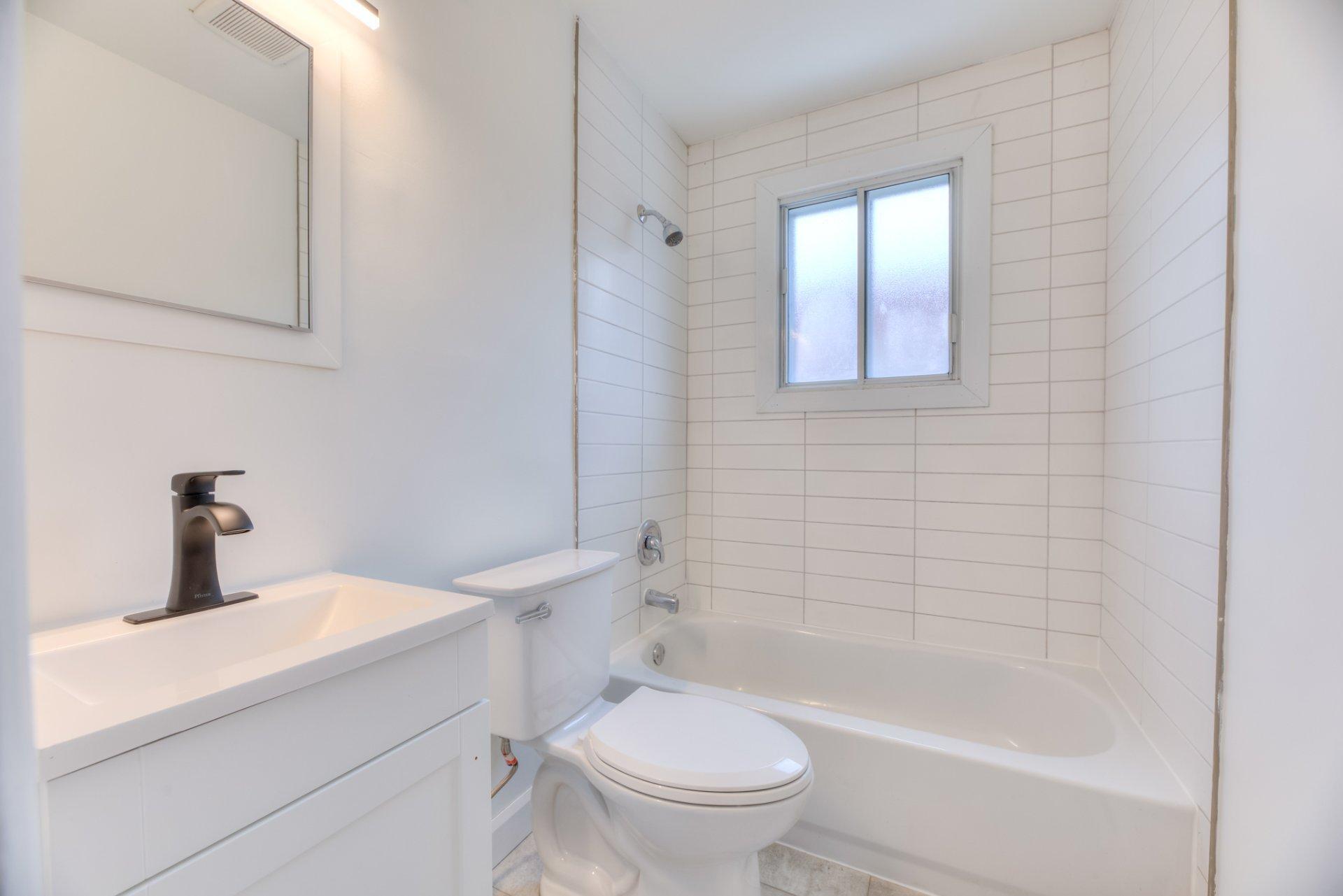 









4456


Av. d'Orléans

,
Montréal (Rosemont/La Petite-Patrie),




QC
H1X2K2

