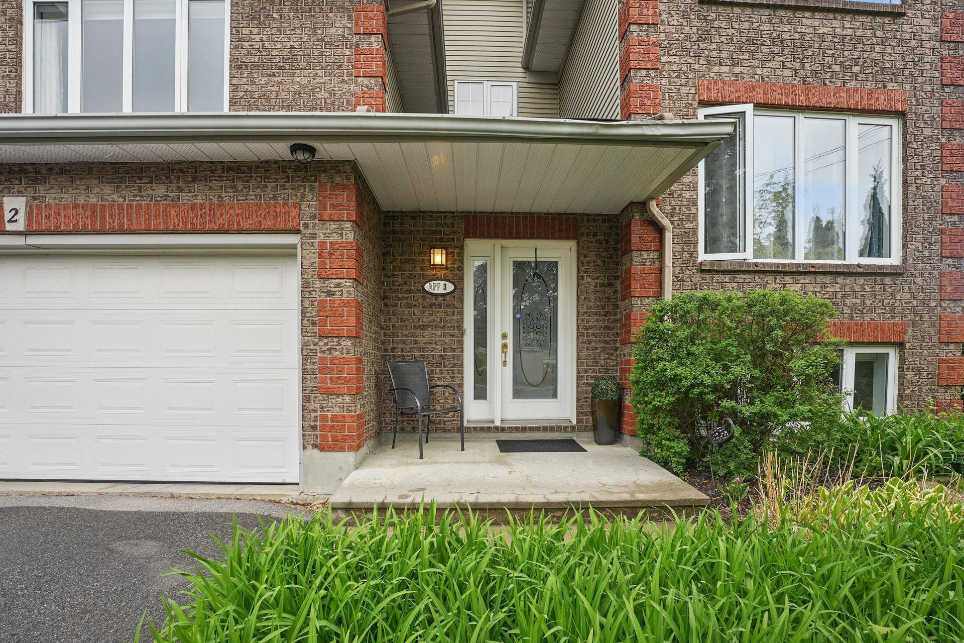 









2


Av. de la Citadelle

, 3,
Gatineau (Hull),




QC
J8Z3M4

