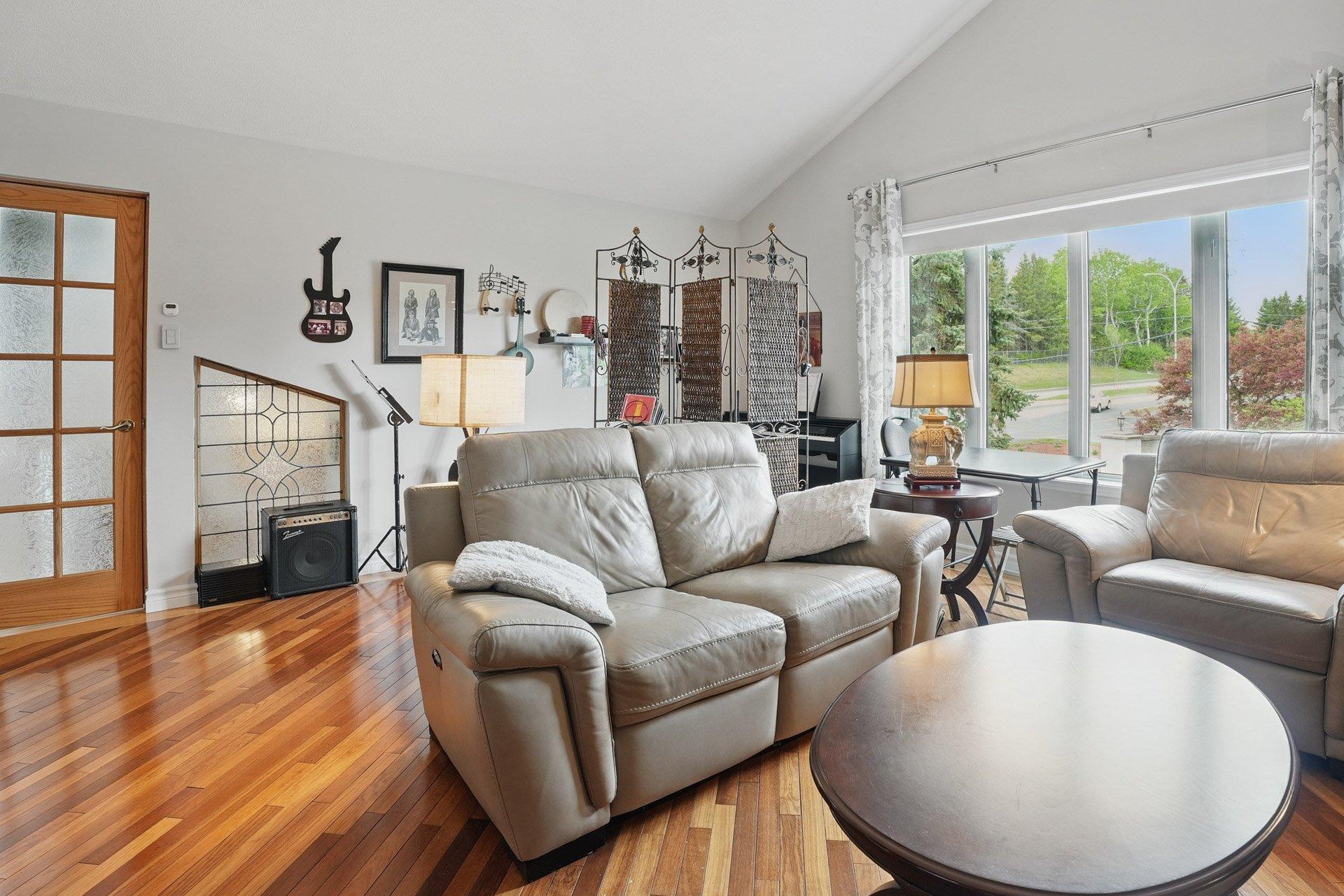 









2


Av. de la Citadelle

, 3,
Gatineau (Hull),




QC
J8Z3M4

