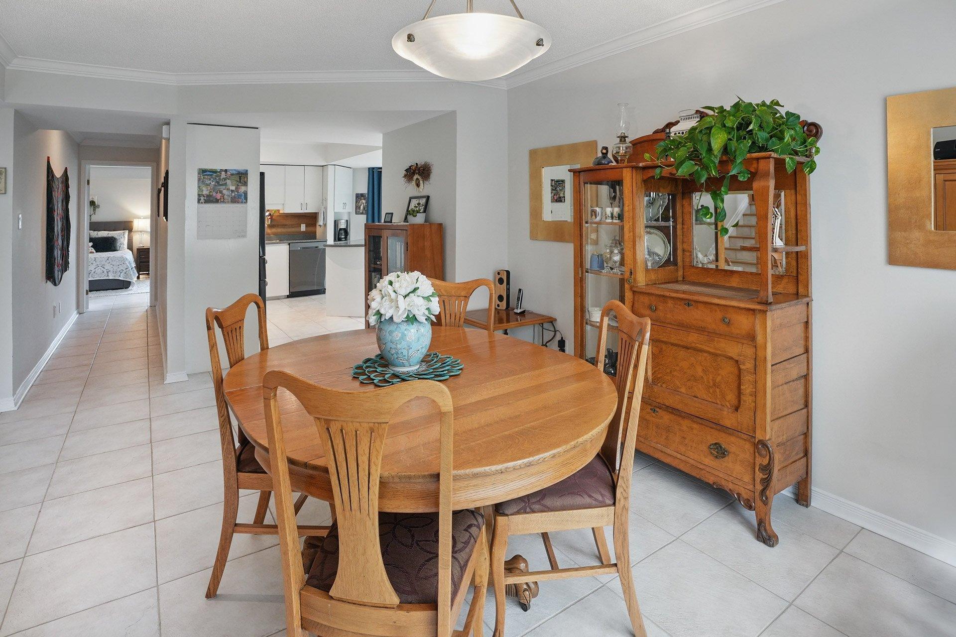 









2


Av. de la Citadelle

, 3,
Gatineau (Hull),




QC
J8Z3M4

