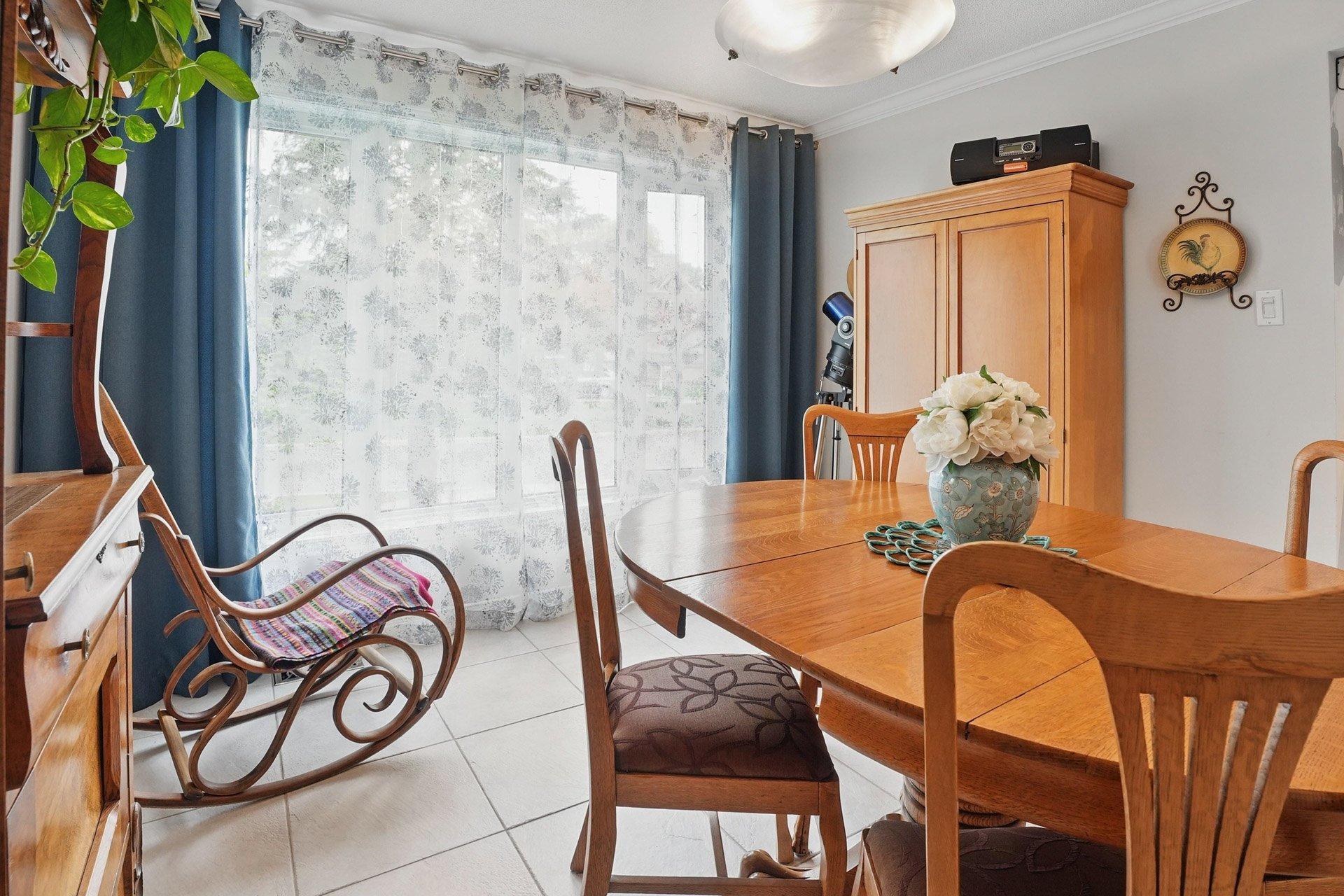 









2


Av. de la Citadelle

, 3,
Gatineau (Hull),




QC
J8Z3M4

