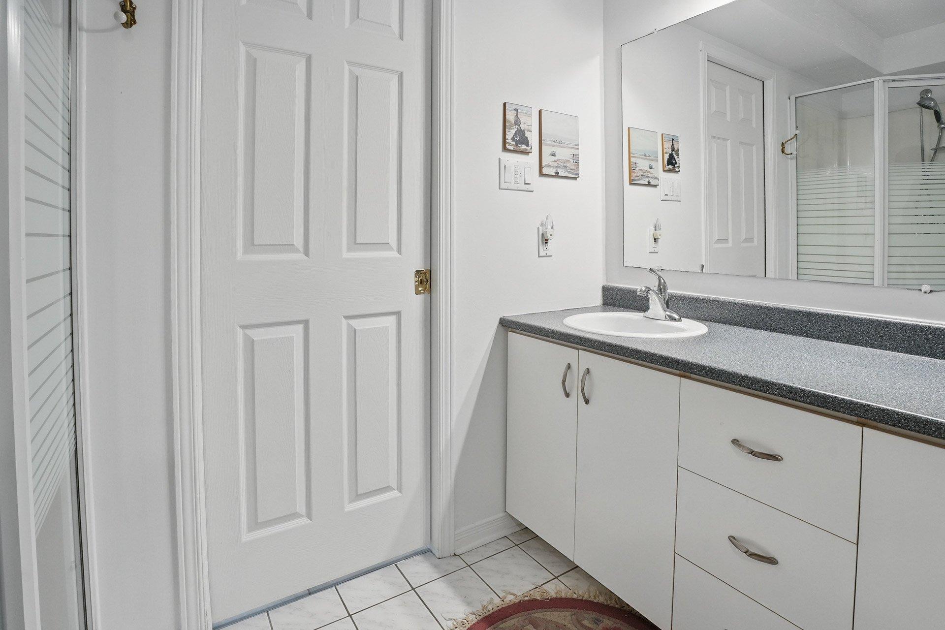 









2


Av. de la Citadelle

, 3,
Gatineau (Hull),




QC
J8Z3M4

