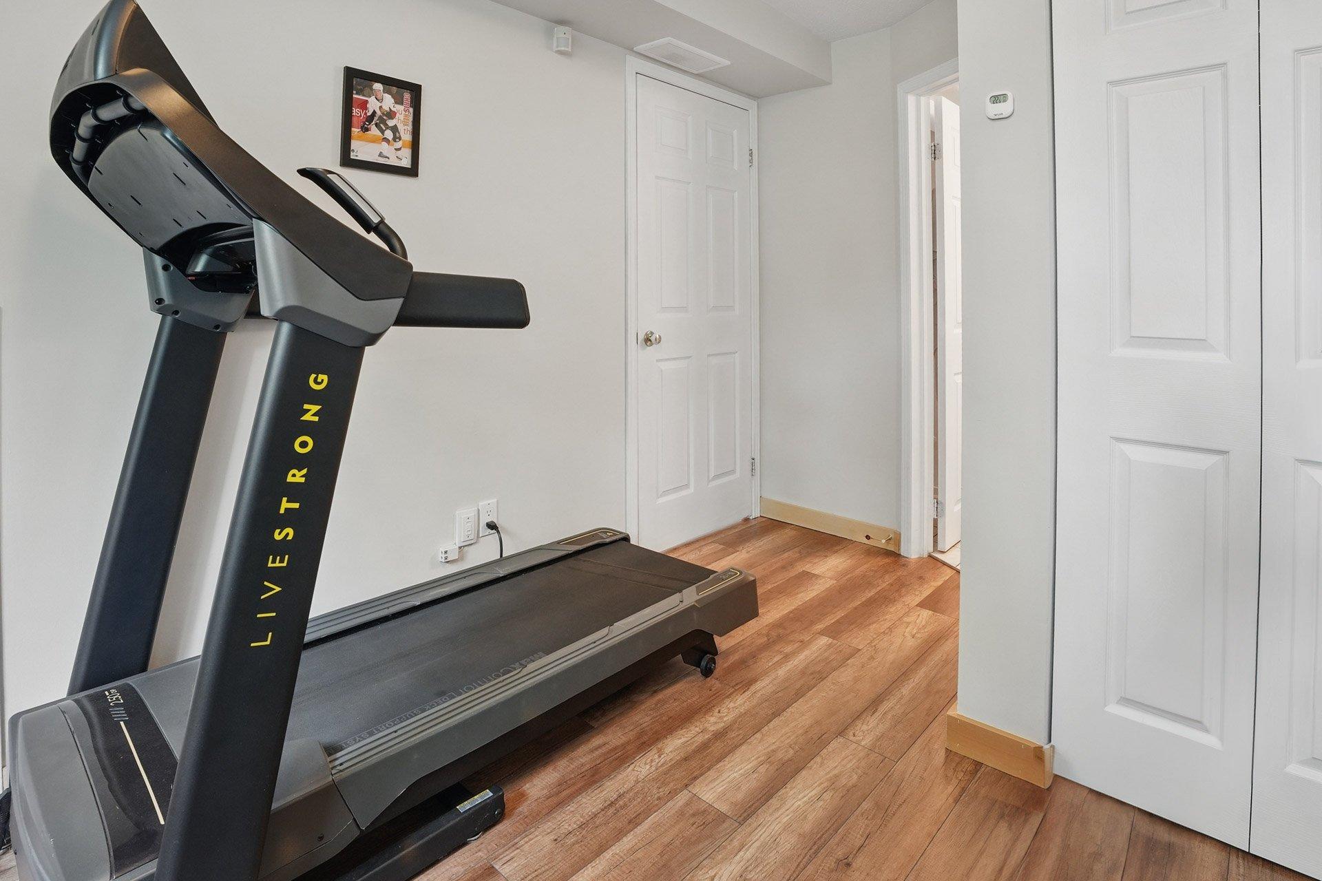 









2


Av. de la Citadelle

, 3,
Gatineau (Hull),




QC
J8Z3M4

