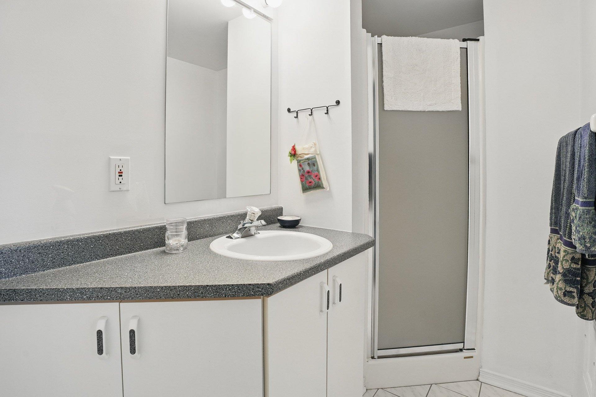 









2


Av. de la Citadelle

, 3,
Gatineau (Hull),




QC
J8Z3M4


