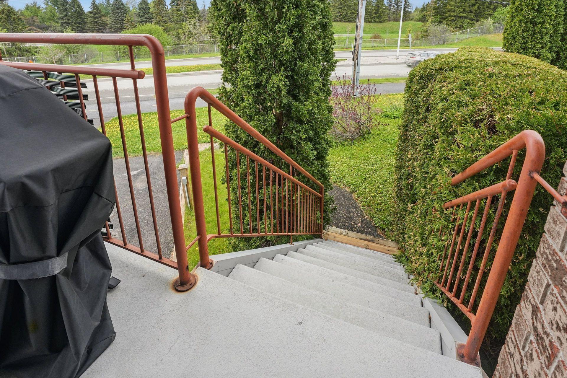 









2


Av. de la Citadelle

, 3,
Gatineau (Hull),




QC
J8Z3M4

