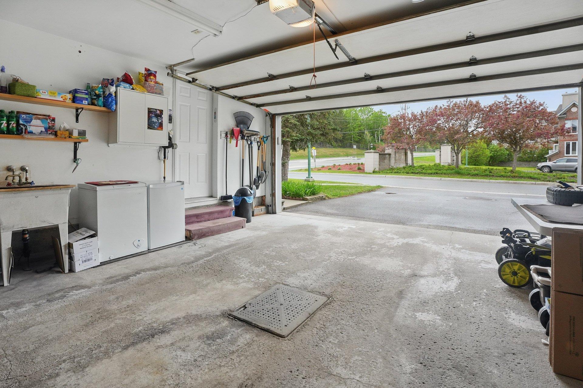 









2


Av. de la Citadelle

, 3,
Gatineau (Hull),




QC
J8Z3M4


