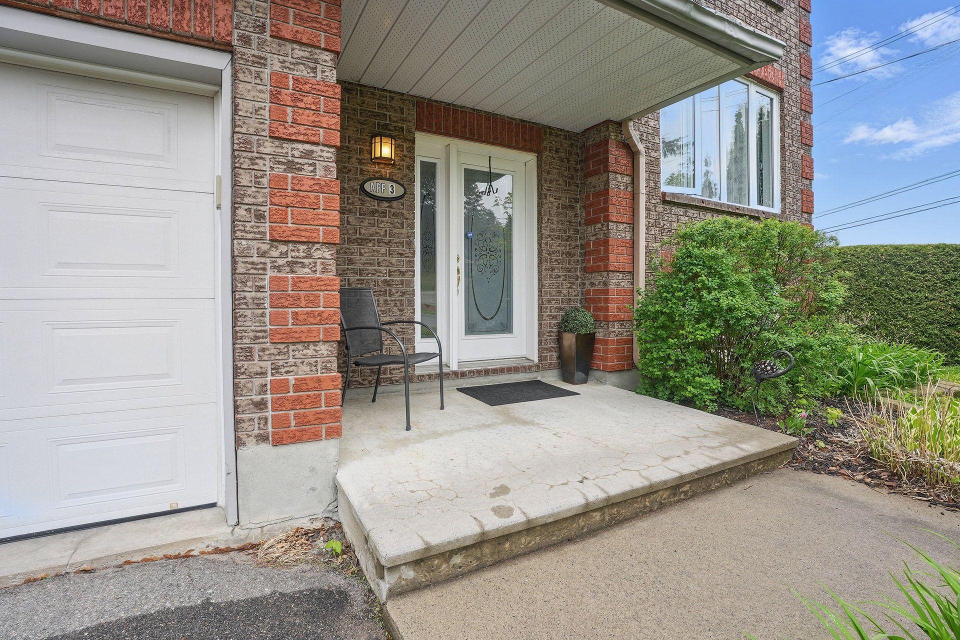 









2


Av. de la Citadelle

, 3,
Gatineau (Hull),




QC
J8Z3M4

