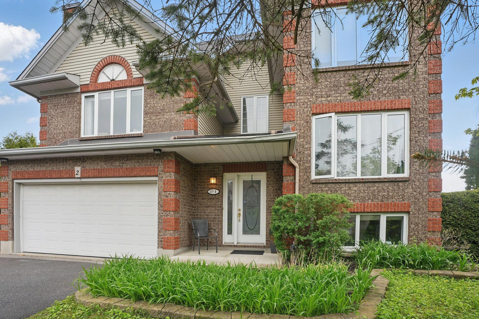 









2


Av. de la Citadelle

, 3,
Gatineau (Hull),




QC
J8Z3M4

