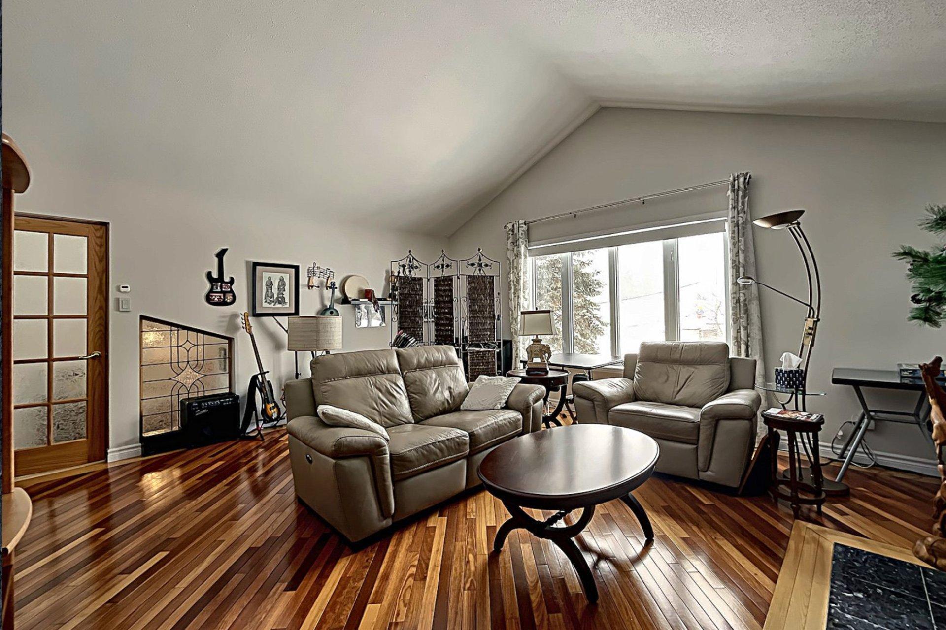 









2


Av. de la Citadelle

, 3,
Gatineau (Hull),




QC
J8Z3M4

