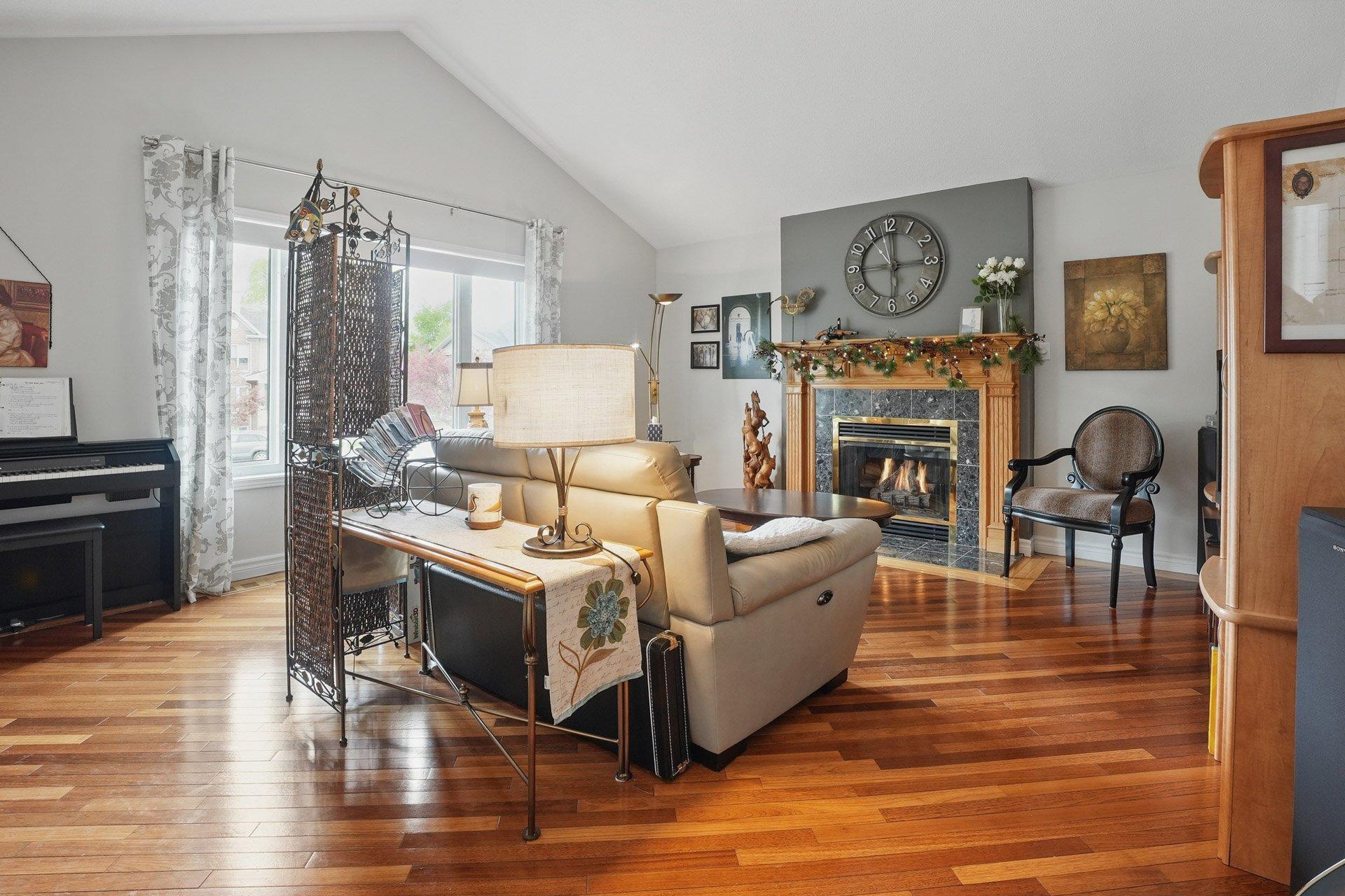 









2


Av. de la Citadelle

, 3,
Gatineau (Hull),




QC
J8Z3M4

