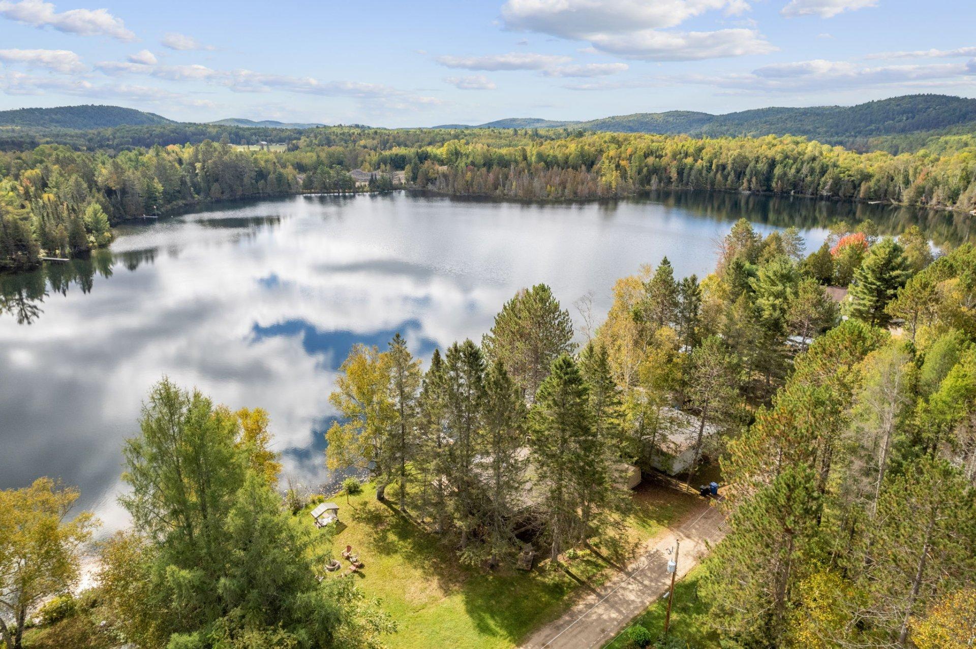









15


Ch. du Lac-chez-Médée

,
Blue Sea,




QC
J0X1C0

