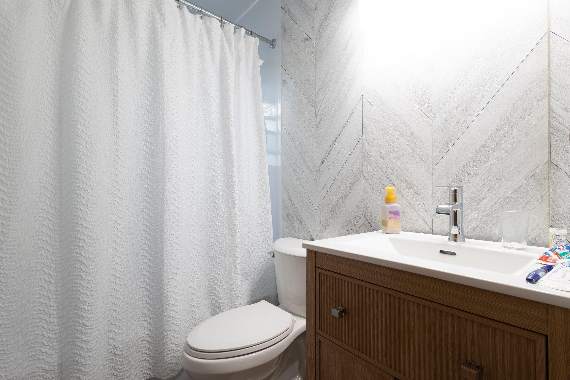









248


Boul. Pine Beach

,
Dorval,




QC
H9S2V5

