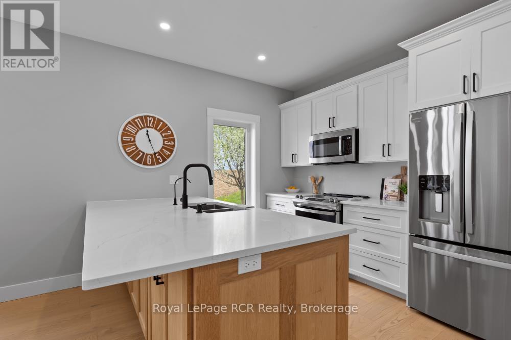 












13 JONATHAN CRESCENT

,
South Bruce,




Ontario
N0G2J0

