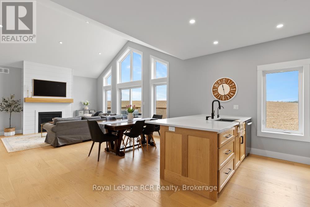 












13 JONATHAN CRESCENT

,
South Bruce,




Ontario
N0G2J0

