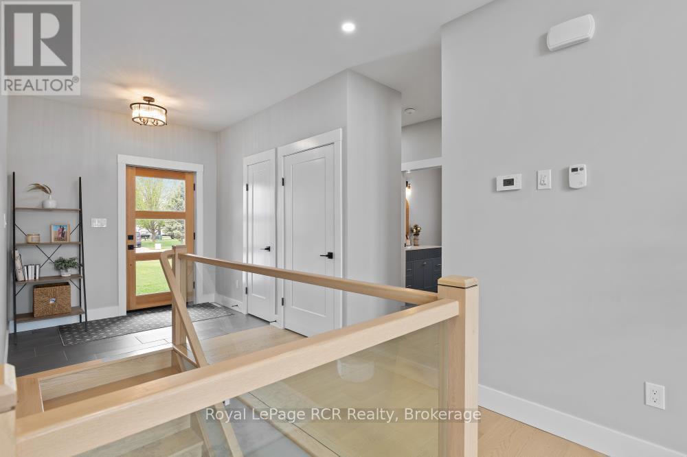 












13 JONATHAN CRESCENT

,
South Bruce,




Ontario
N0G2J0

