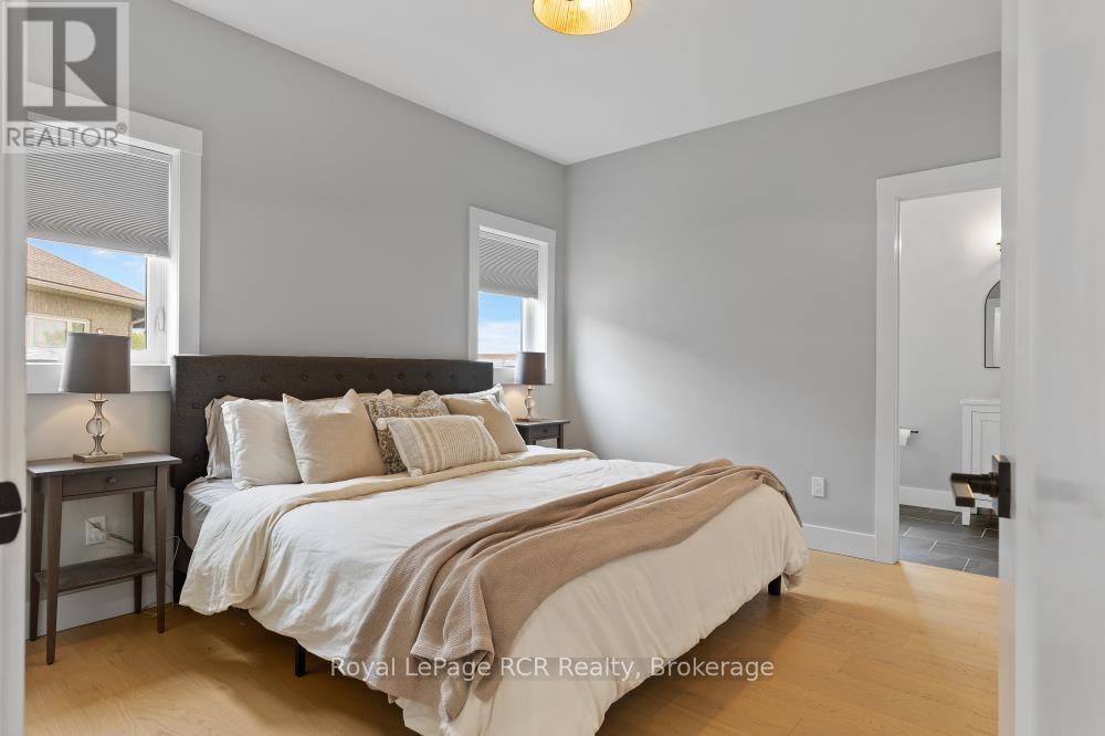 












13 JONATHAN CRESCENT

,
South Bruce,




Ontario
N0G2J0

