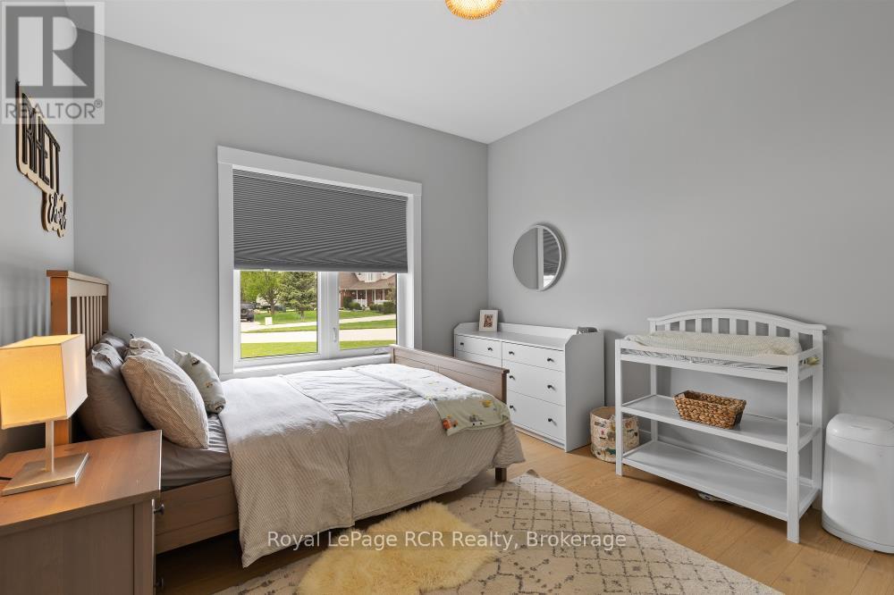 












13 JONATHAN CRESCENT

,
South Bruce,




Ontario
N0G2J0

