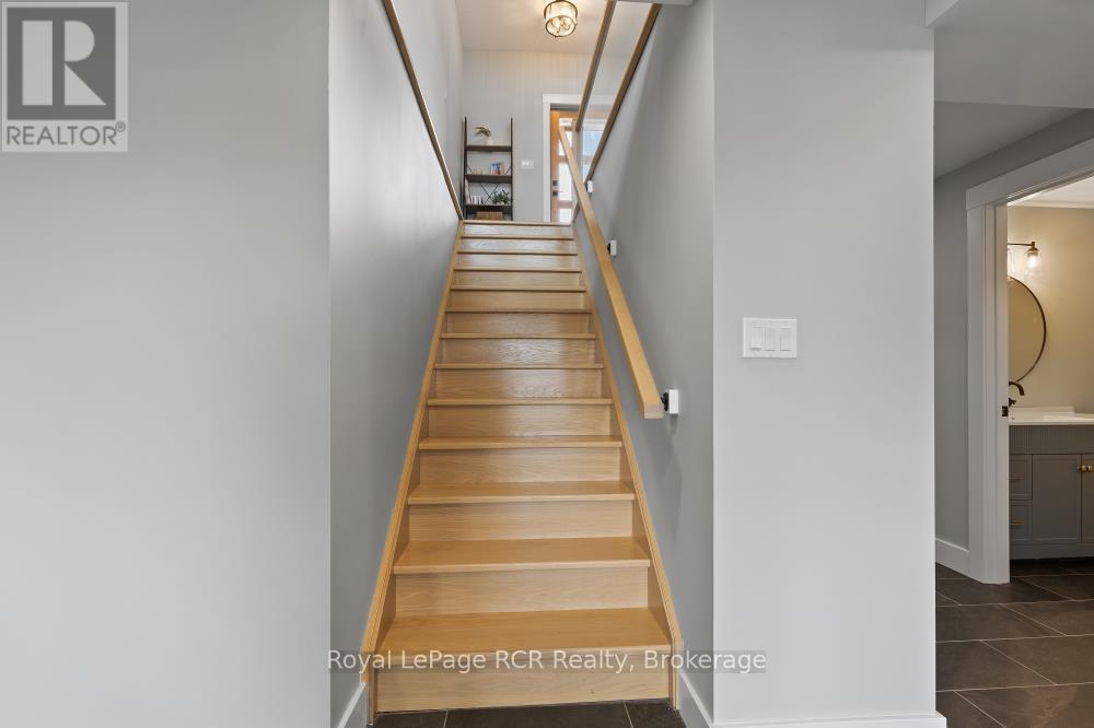 












13 JONATHAN CRESCENT

,
South Bruce,




Ontario
N0G2J0

