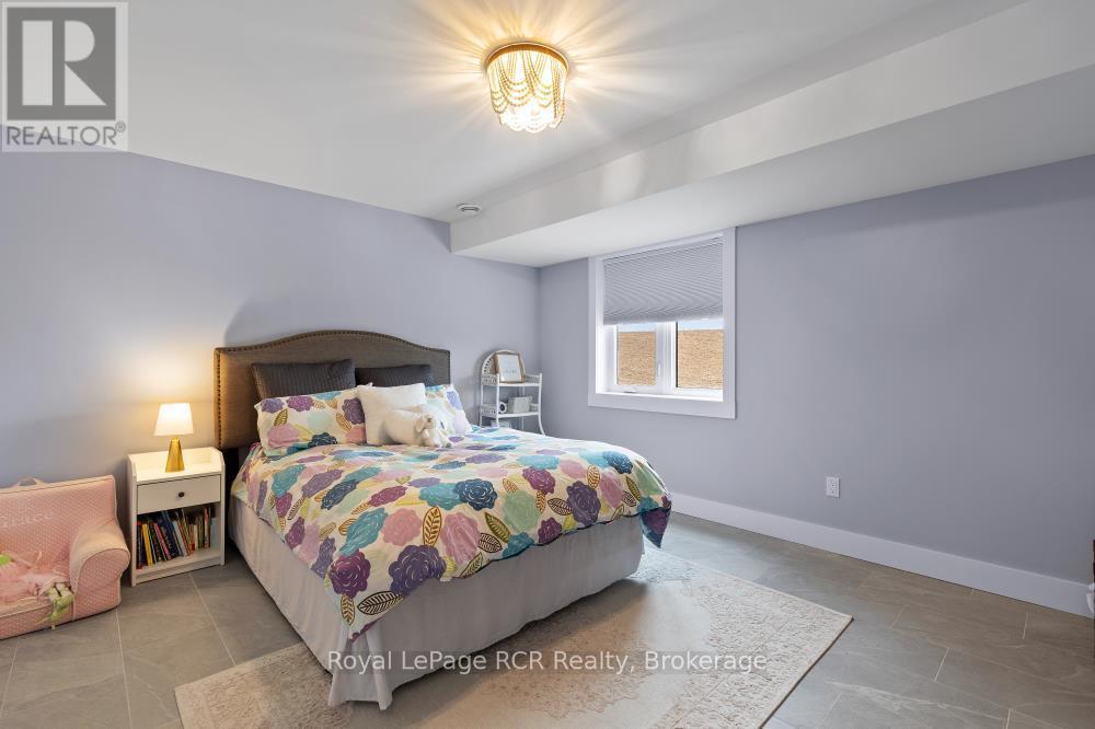 












13 JONATHAN CRESCENT

,
South Bruce,




Ontario
N0G2J0

