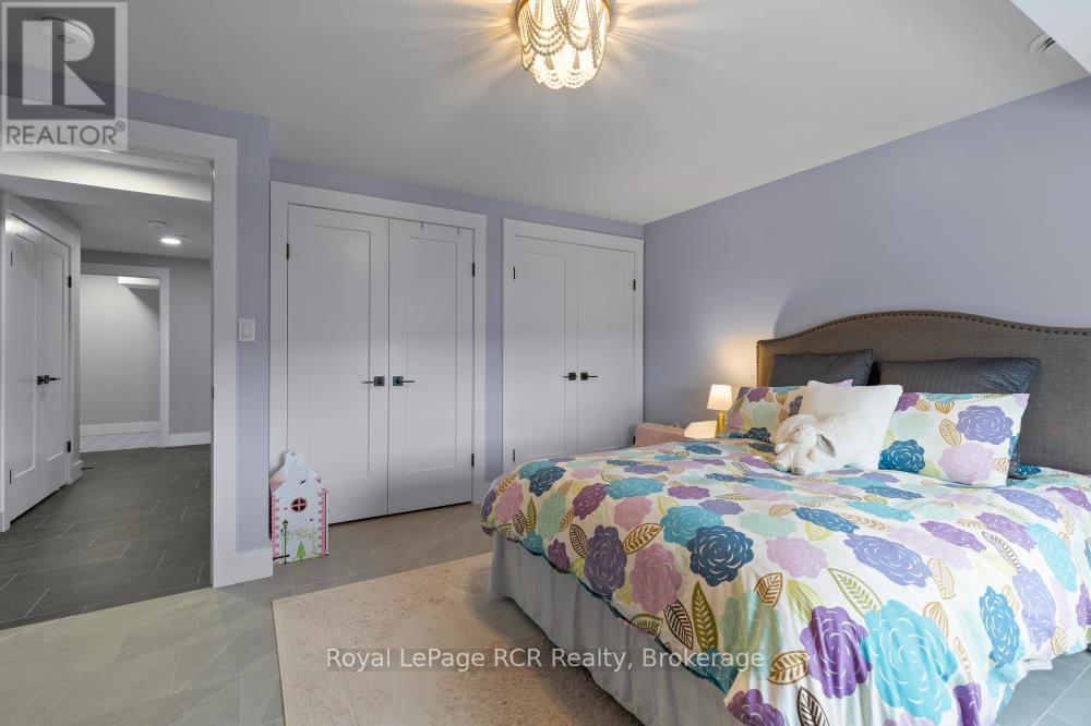












13 JONATHAN CRESCENT

,
South Bruce,




Ontario
N0G2J0

