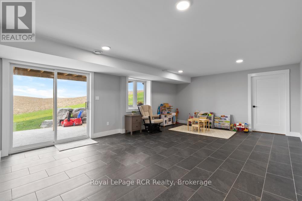 












13 JONATHAN CRESCENT

,
South Bruce,




Ontario
N0G2J0

