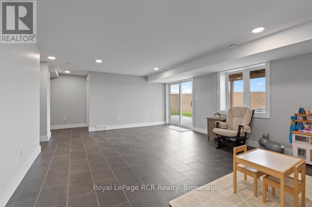












13 JONATHAN CRESCENT

,
South Bruce,




Ontario
N0G2J0

