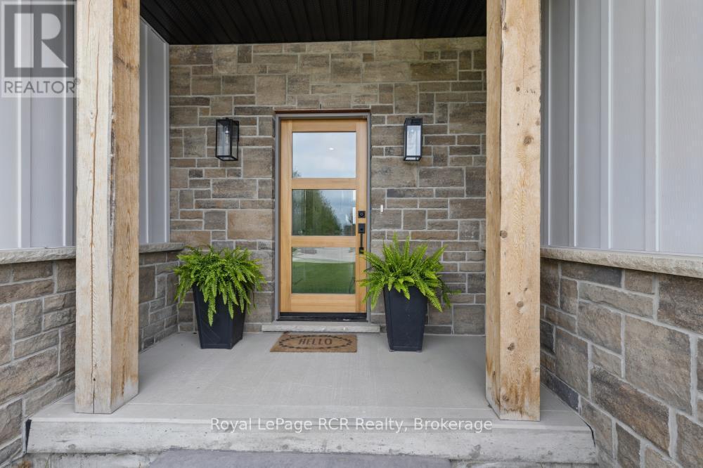 












13 JONATHAN CRESCENT

,
South Bruce,




Ontario
N0G2J0


