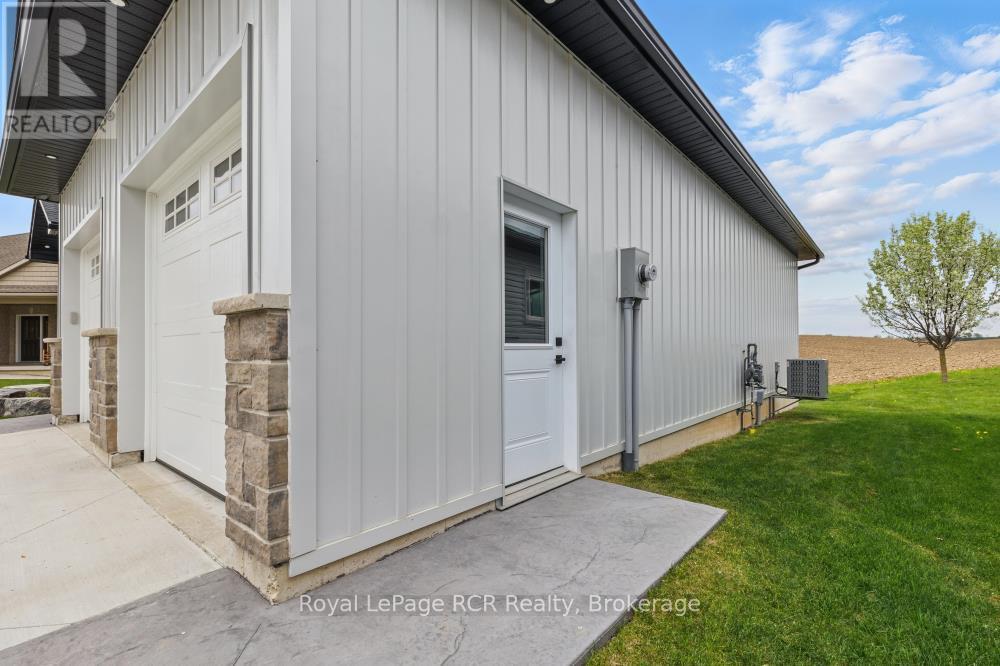 












13 JONATHAN CRESCENT

,
South Bruce,




Ontario
N0G2J0

