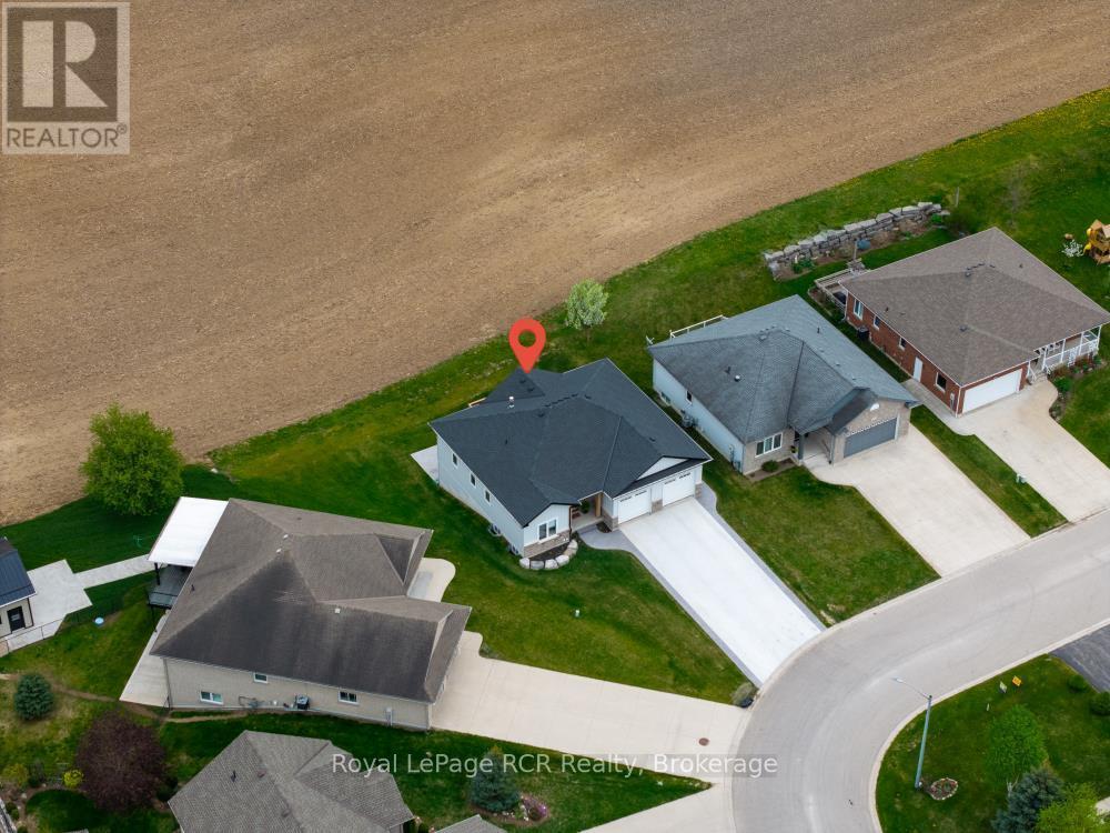 












13 JONATHAN CRESCENT

,
South Bruce,




Ontario
N0G2J0

