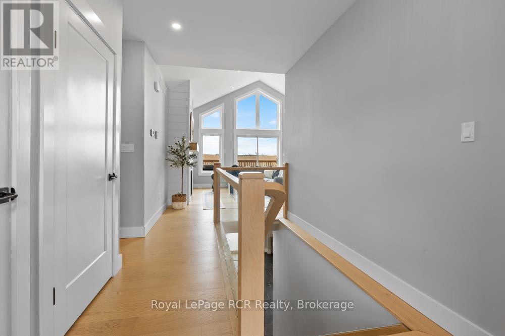












13 JONATHAN CRESCENT

,
South Bruce,




Ontario
N0G2J0


