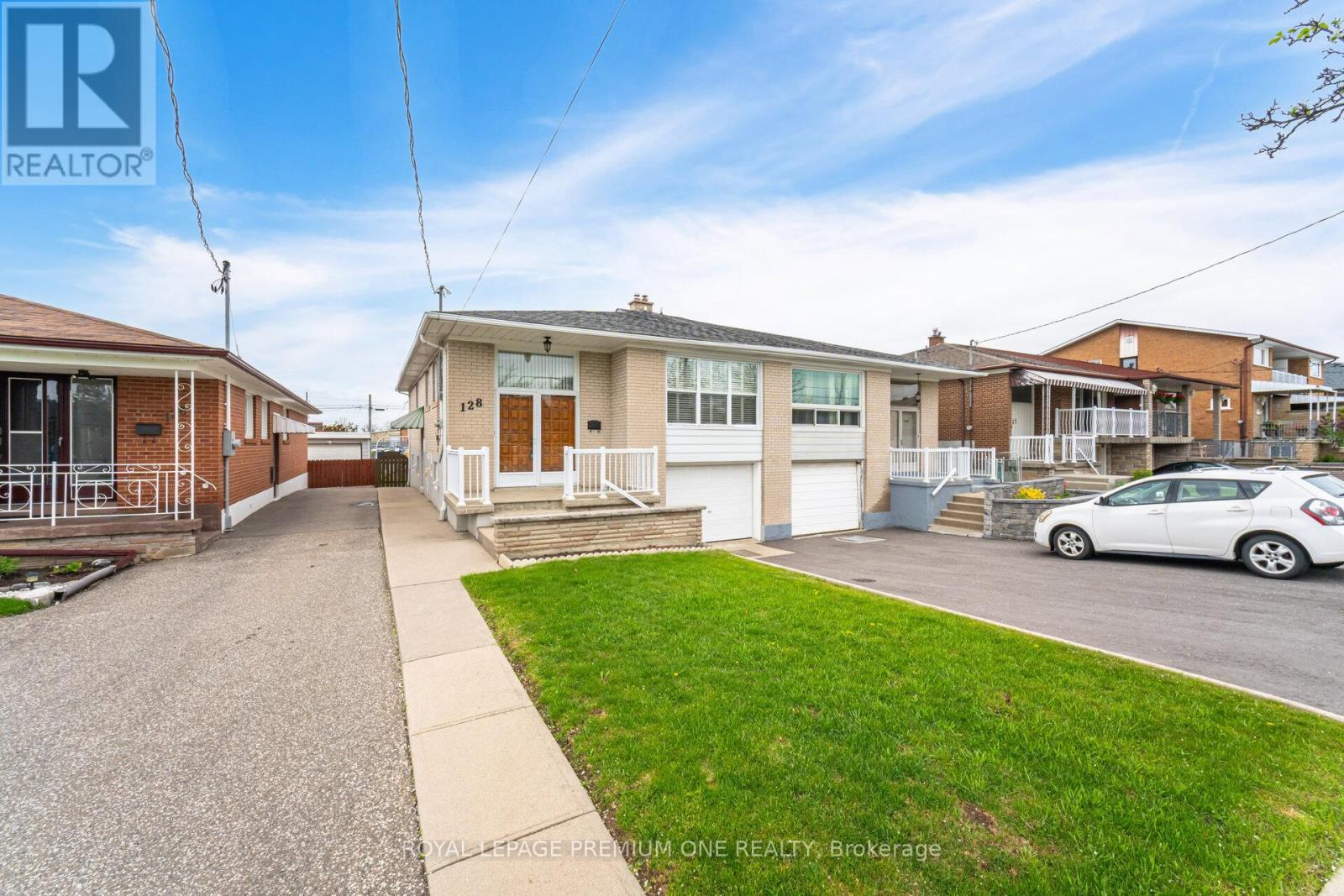 












128 HULLMAR DRIVE

,
Toronto,




Ontario
M3N2E6

