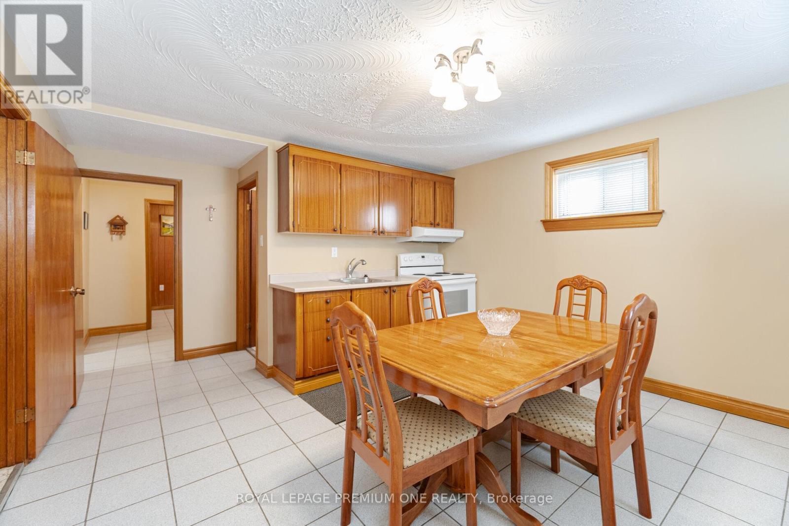 












128 HULLMAR DRIVE

,
Toronto,




Ontario
M3N2E6

