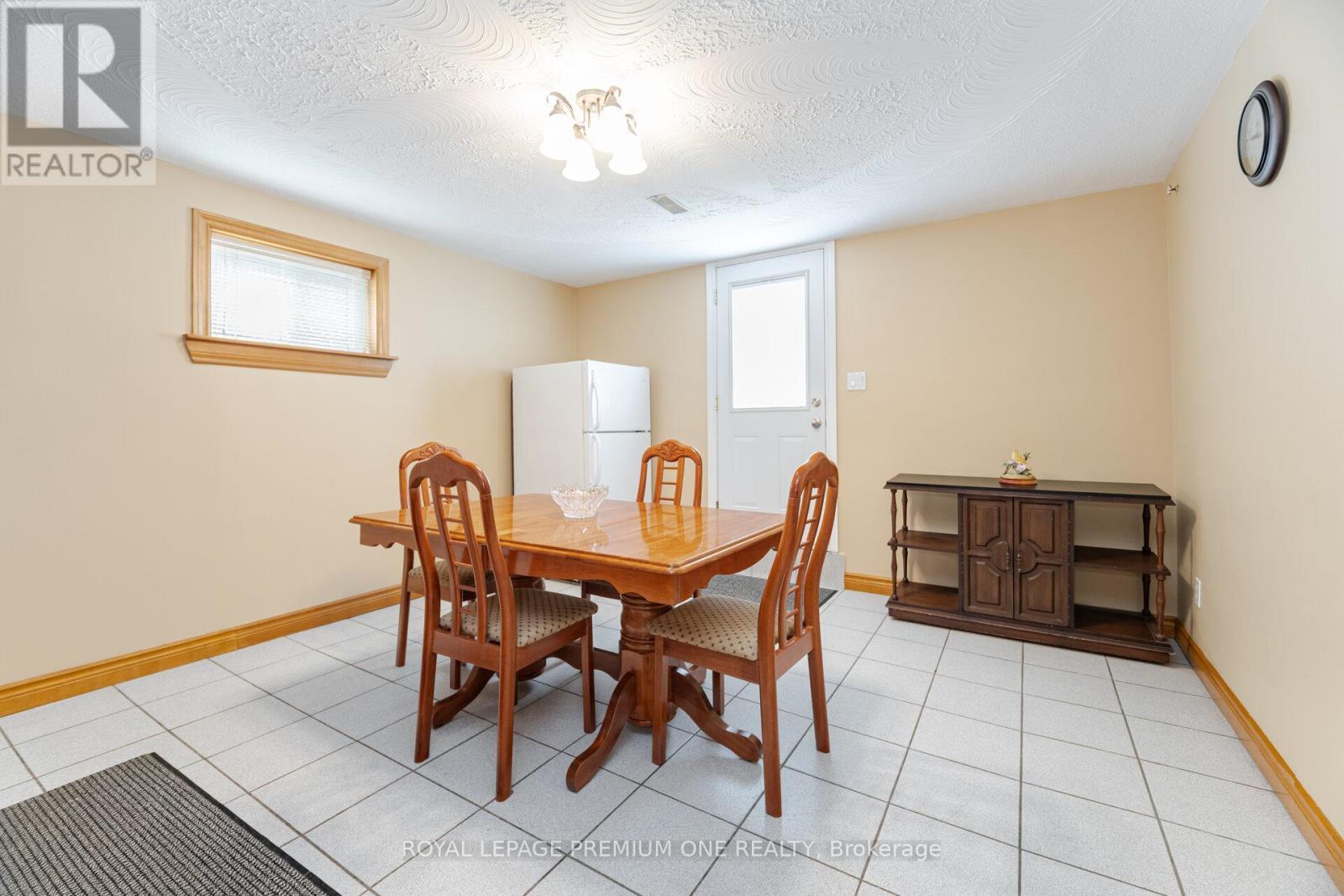 












128 HULLMAR DRIVE

,
Toronto,




Ontario
M3N2E6


