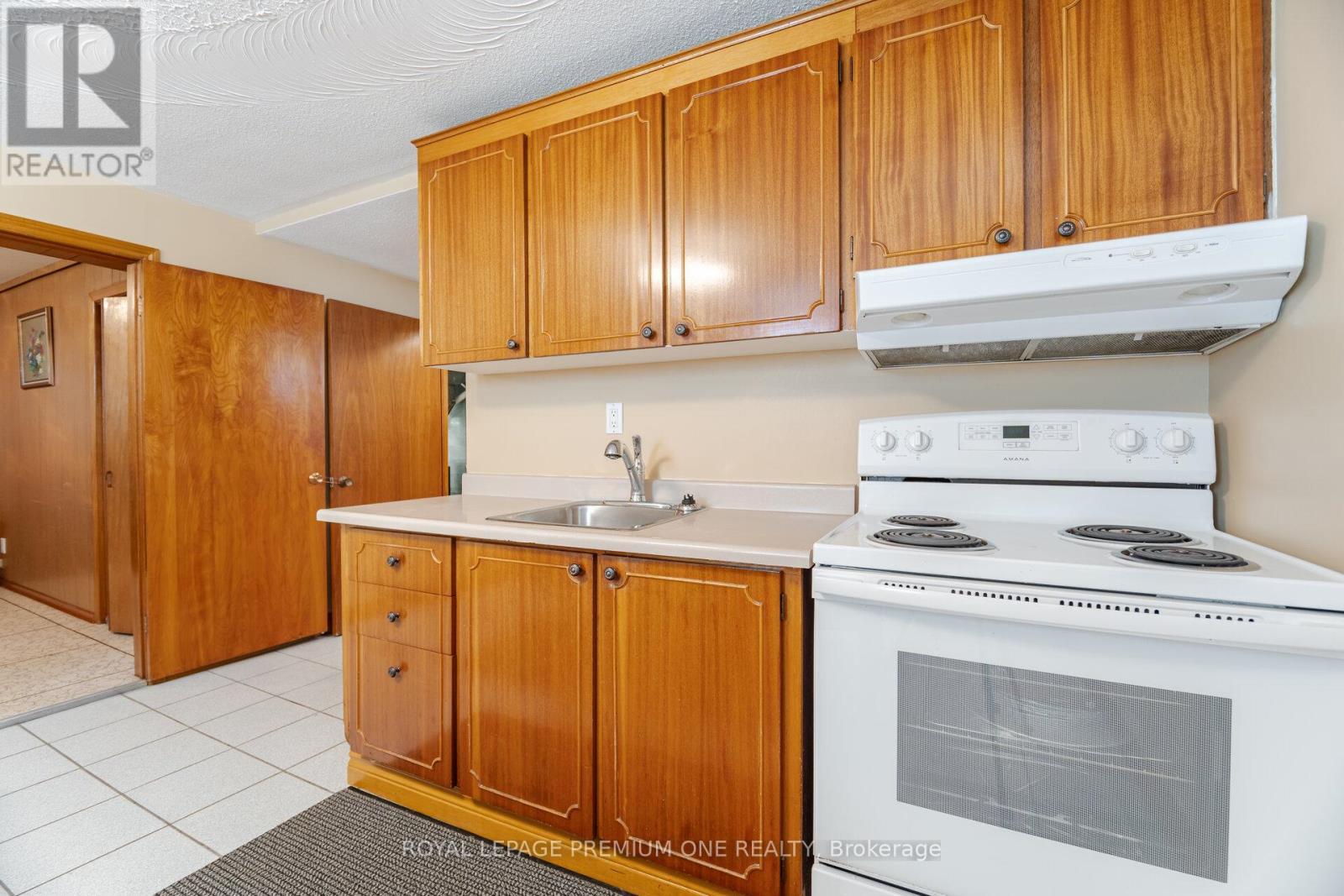 












128 HULLMAR DRIVE

,
Toronto,




Ontario
M3N2E6

