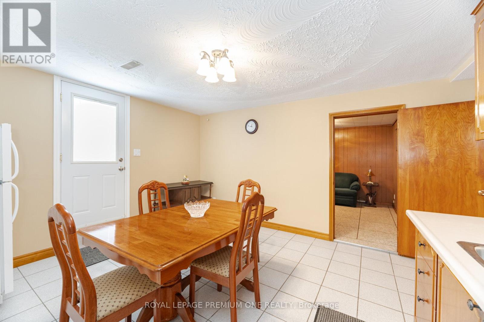 












128 HULLMAR DRIVE

,
Toronto,




Ontario
M3N2E6

