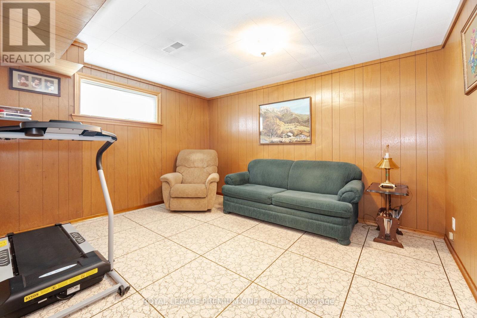 












128 HULLMAR DRIVE

,
Toronto,




Ontario
M3N2E6

