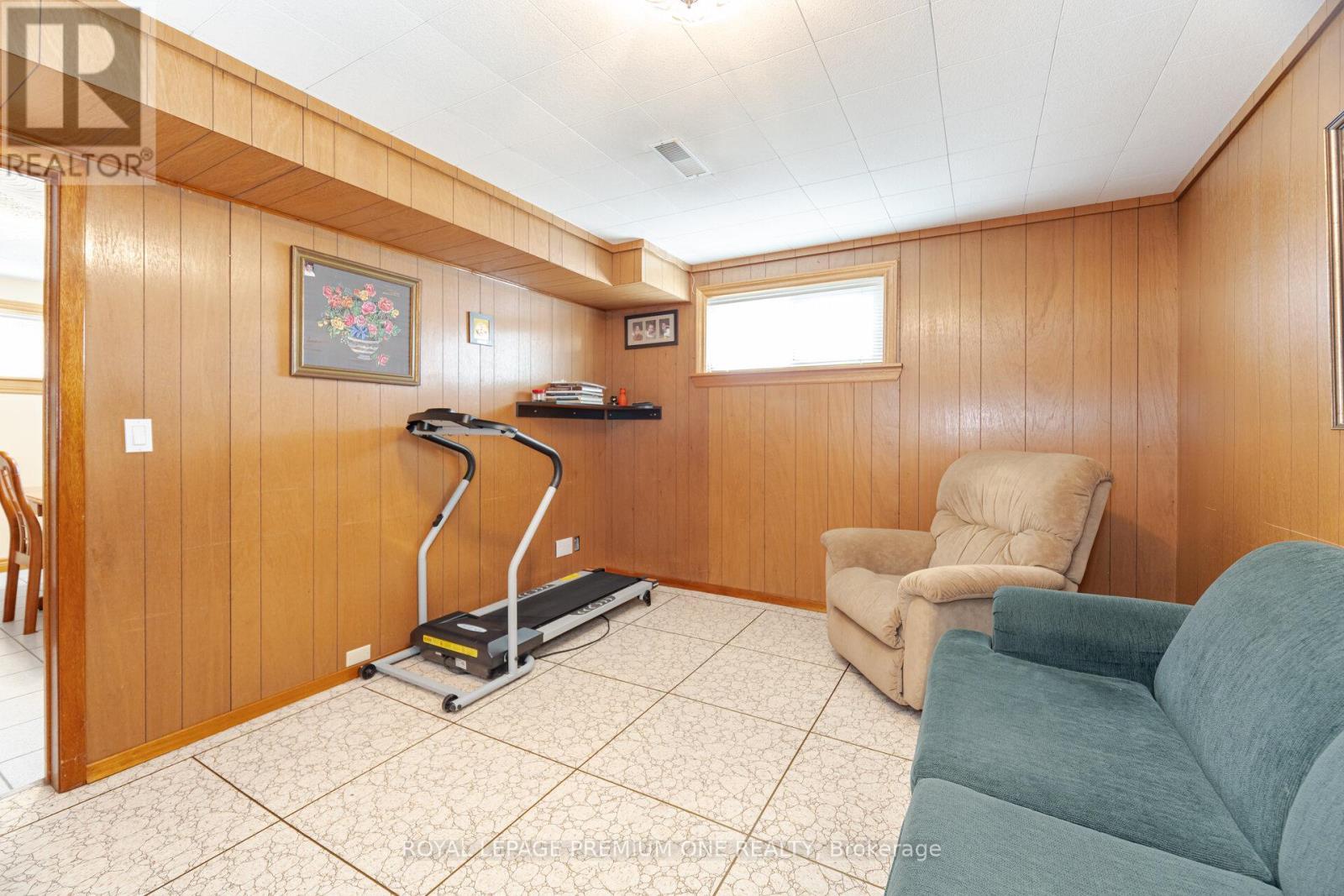 












128 HULLMAR DRIVE

,
Toronto,




Ontario
M3N2E6

