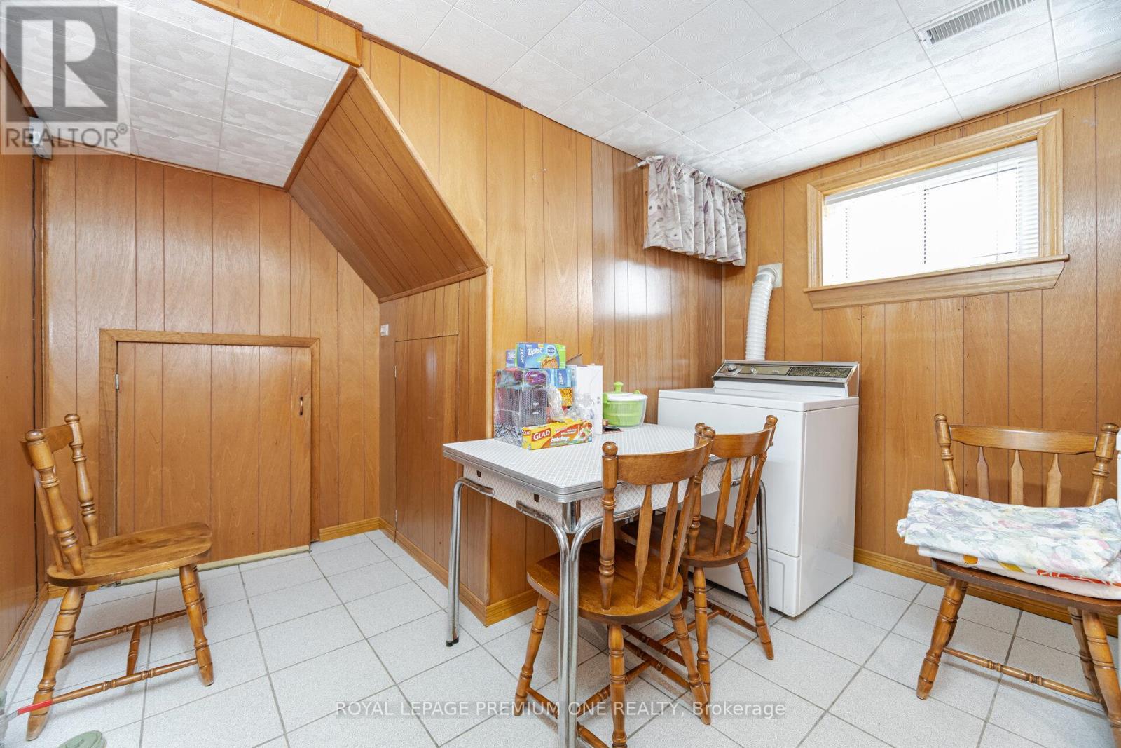 












128 HULLMAR DRIVE

,
Toronto,




Ontario
M3N2E6

