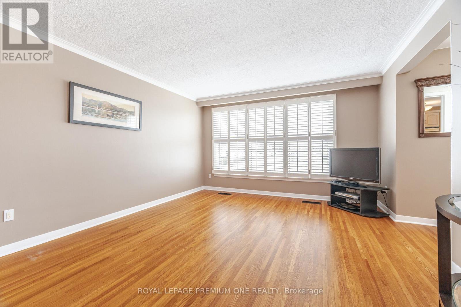 












128 HULLMAR DRIVE

,
Toronto,




Ontario
M3N2E6

