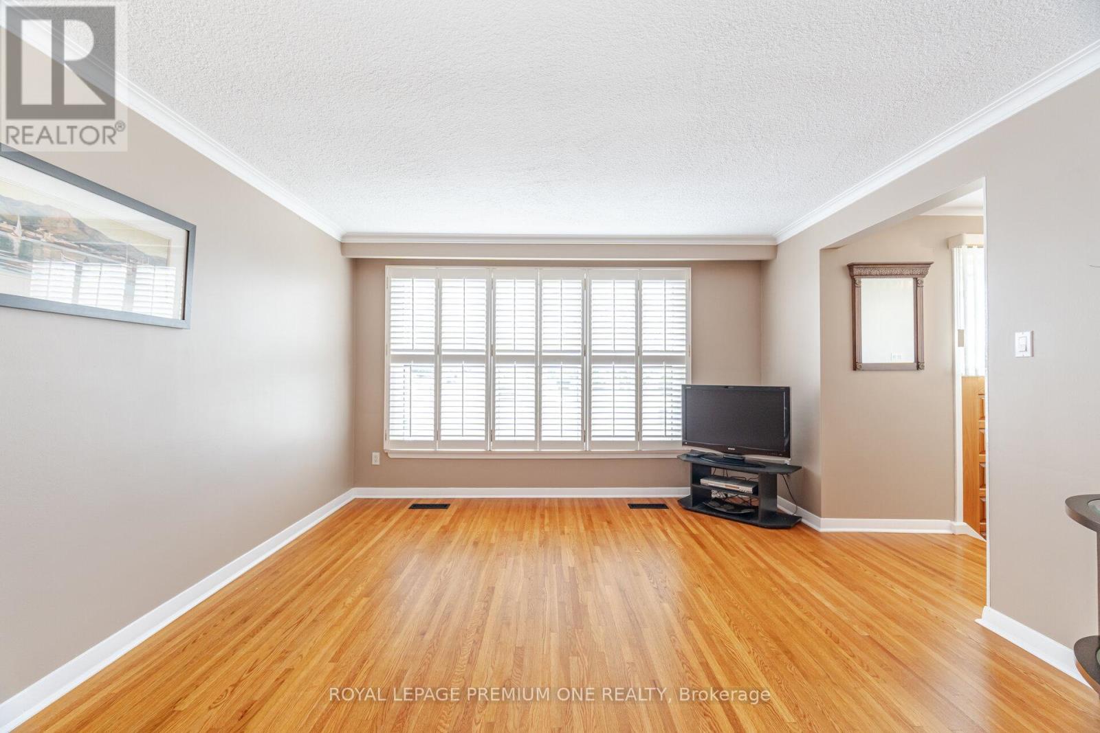 












128 HULLMAR DRIVE

,
Toronto,




Ontario
M3N2E6

