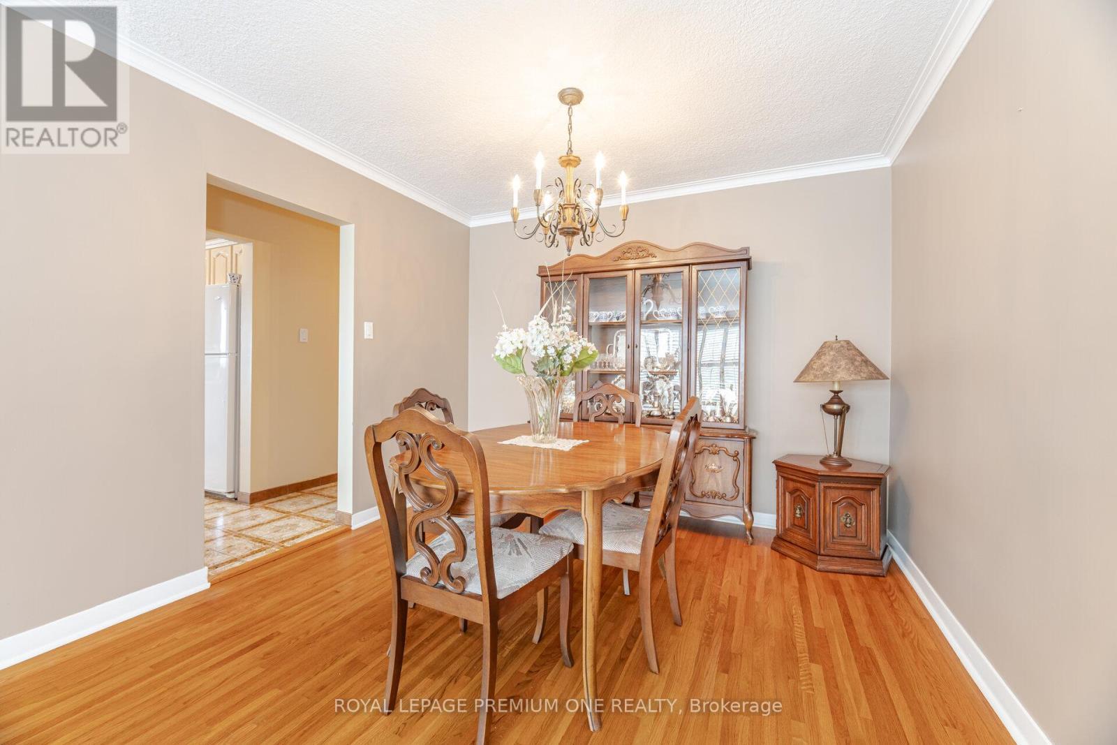 












128 HULLMAR DRIVE

,
Toronto,




Ontario
M3N2E6

