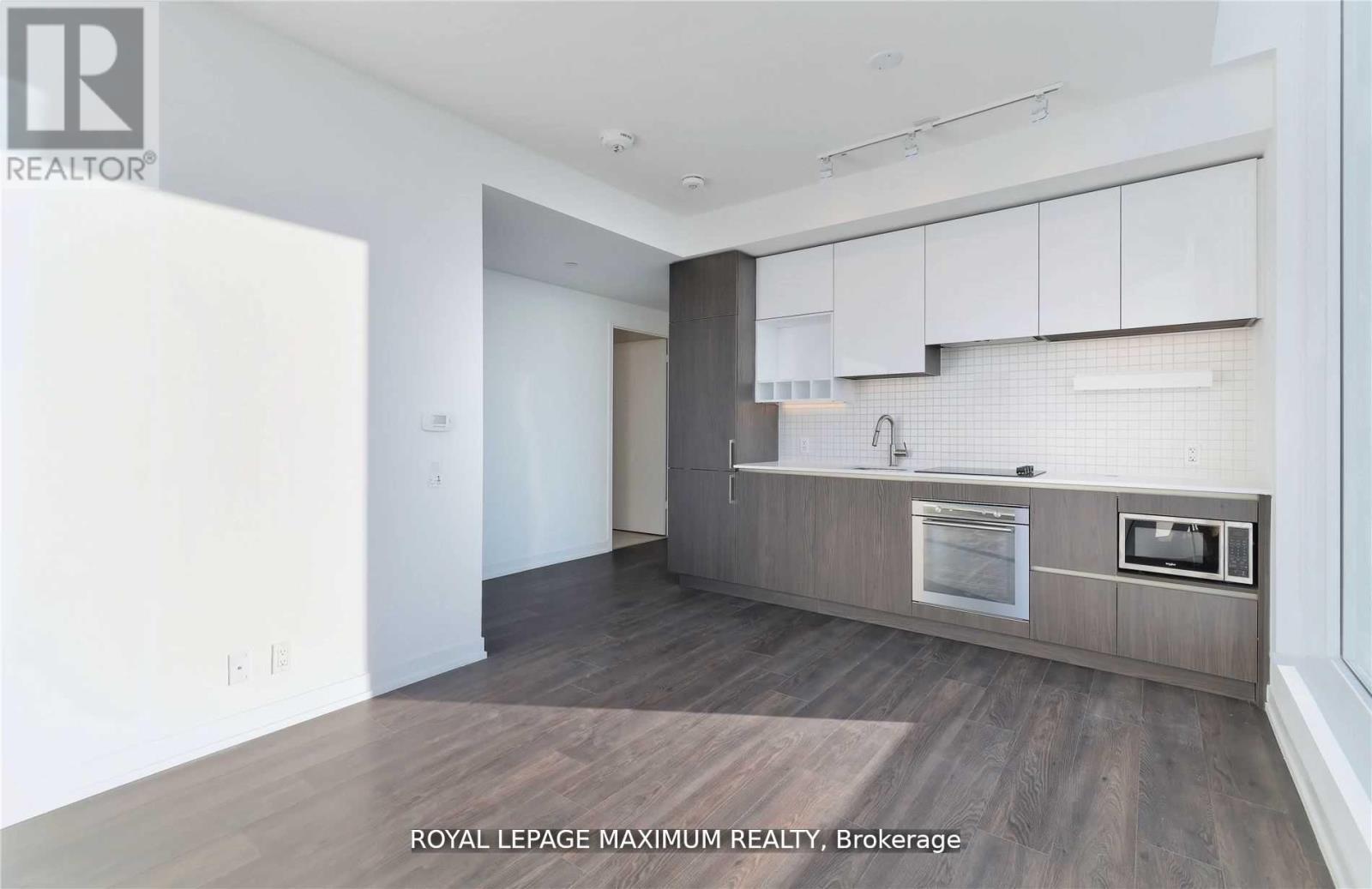 












PH10 - 898 PORTAGE PARKWAY

,
Vaughan,




Ontario
L4K0J6

