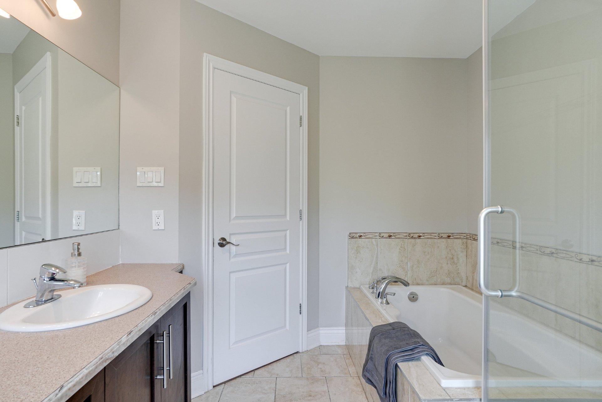 









442


Rue Pauline-Julien

,
Repentigny (Repentigny),




QC
J5Y0H2


