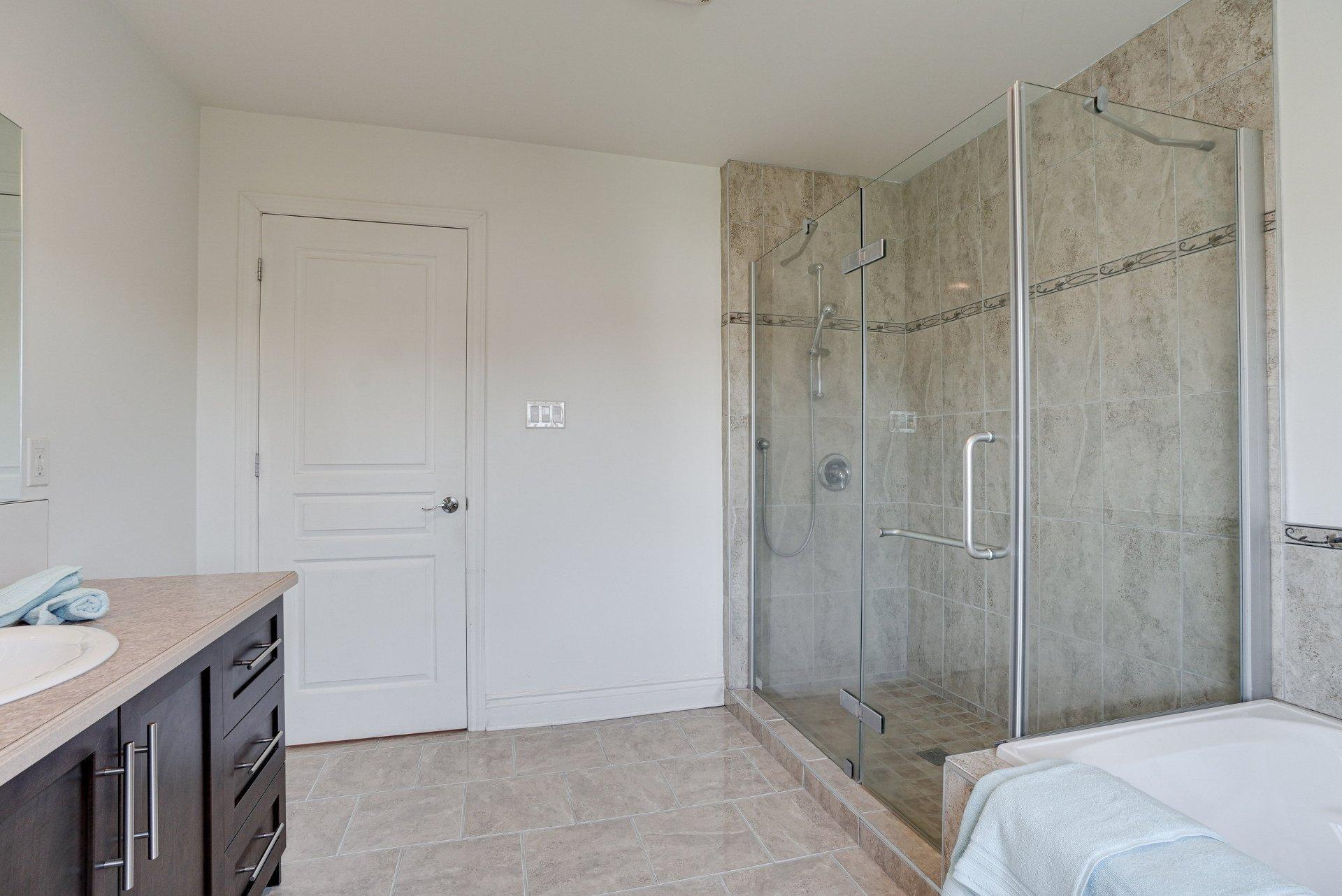 









442


Rue Pauline-Julien

,
Repentigny (Repentigny),




QC
J5Y0H2

