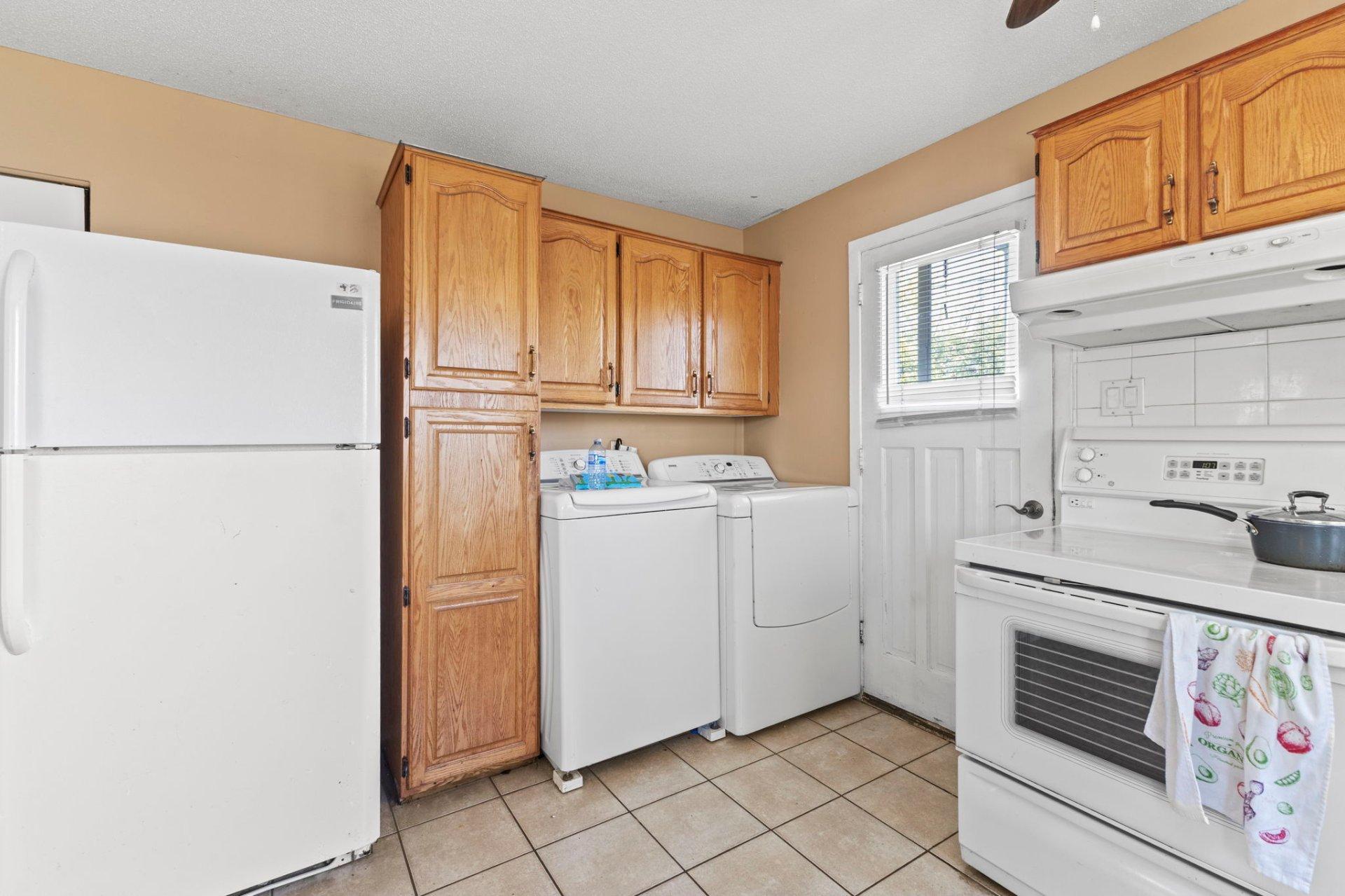 









376


Rue Jeanne-Mance

,
Gatineau (Gatineau),




QC
J8P3B8

