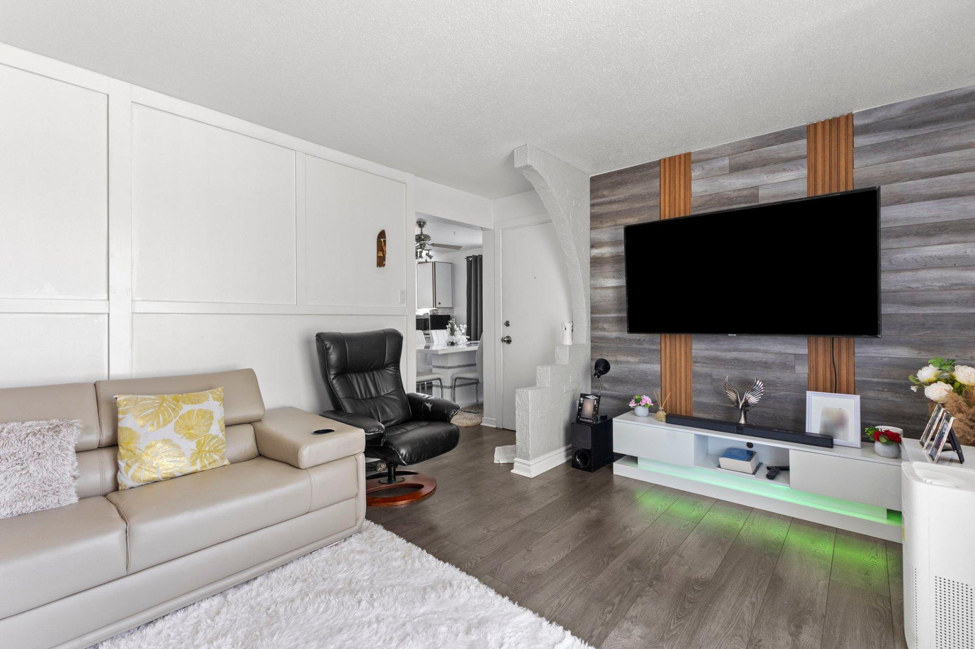 









376


Rue Jeanne-Mance

,
Gatineau (Gatineau),




QC
J8P3B8

